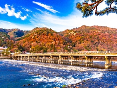 ��{�Ӥ�